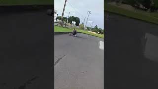Pee Vidéo Au Sket Park Avec Un Trike