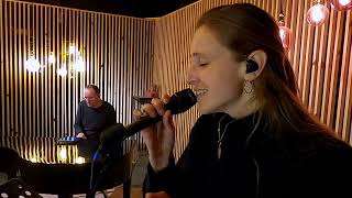 SENNEK - Licence to kill (Gladys Knight cover) James Bond