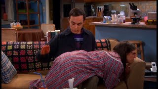 The Big Bang Theory - Sheldon bate na bunda da Amy!