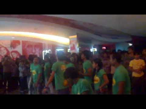 FLASHMOB - Hum Toh Hain Cappuccino (U.P. Bihar Lootne) - Kyaa...