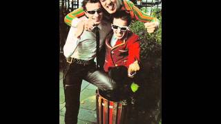 Watch Toy Dolls HO video