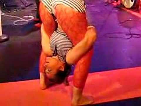 Contortionist Alyssum Pohl Musician Leigh Nash Venue The Show 