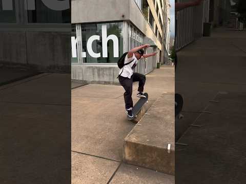 Did his back wheel touch??