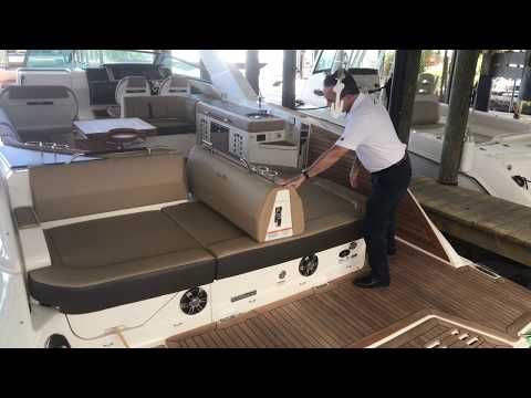 2019 Sea Ray 400SLX for Sale at MarineMax Naples Yacht Center