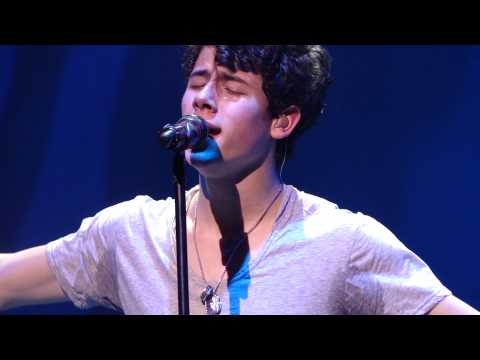 Nick Jonas - Stay - Detroit, January 16th