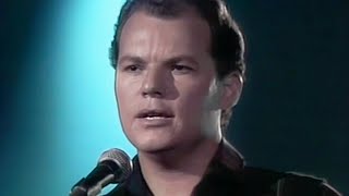 Watch Christopher Cross Think Of Laura video