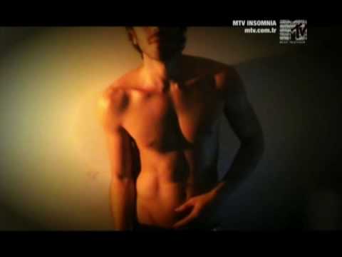 HQ Kemal Doğulu - Nedense Nedense (2008) HQ Kemal Doğulu - Nedense Nedense (2008) klip izle