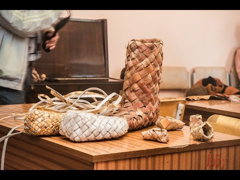 Как сделать цветы из атласных лент - шедевры Как сделать цветок своими руками. Бумажные поделки, букеты