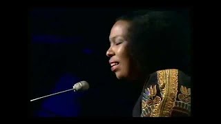 Watch Roberta Flack The First Time Ever I Saw Your Face video