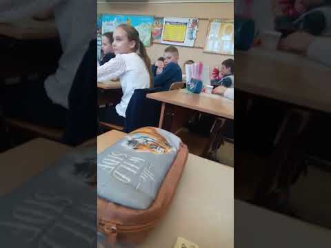 Школьник спалил училку за мастурбацией