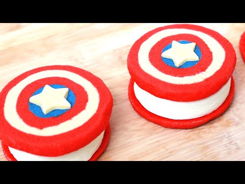 CAPTAIN AMERICA ICE CREAM SANDWICHES - NERDY NUMMIES