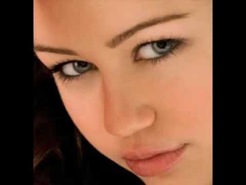 Miley Cyrus APOLOGIZES to Demi Lovato Selena Gomez!
