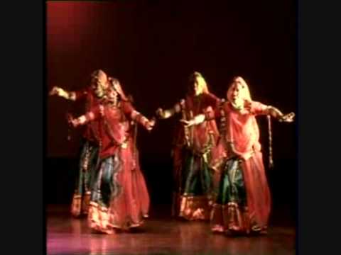 Gangaur Ghoomar Dance Academy -Dhola ji Dhola .wmv