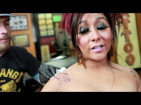 Snooki Gets New Tattoo in Hollywood Splash News