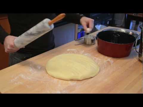 VIDEO : monkey bread - (twitter handle is now @kwalker) a short video showing how to make(twitter handle is now @kwalker) a short video showing how to makemonkey bread. this(twitter handle is now @kwalker) a short video showing how to mak ...