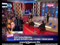 Hülya Avşar'dan Beyaz'a 1 Nisan Şakası Hülya Avşar'dan Beyaz'a 1 Nisan Şakası