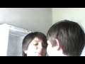 mostrando a mi hermano
