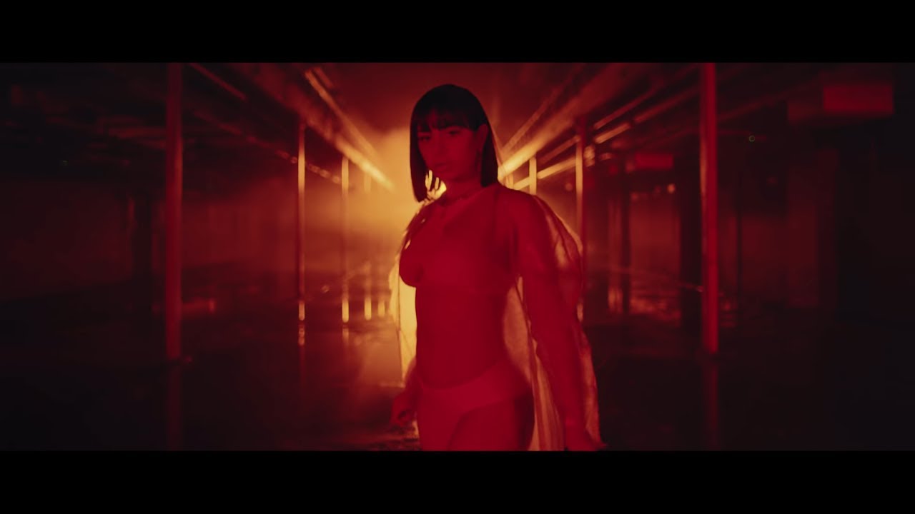 Charli XCX - 5 In The Morning [Official Video] - «Видео»