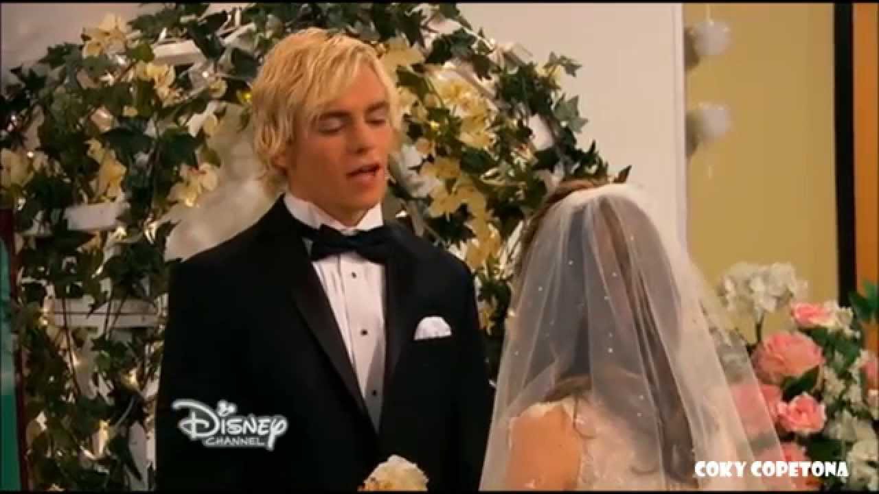 Wedding Bells Kissing Wedding Bells Kissing