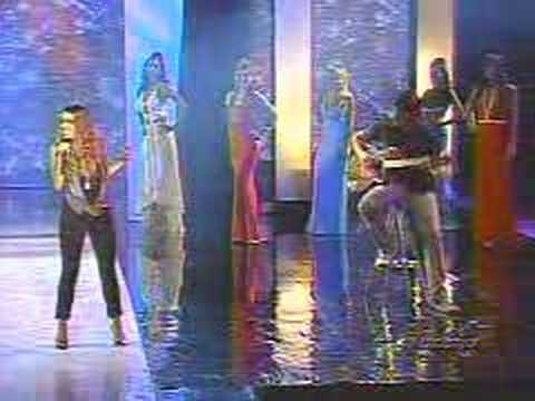 Debi Nova Live