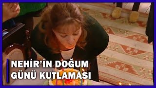Nehir Hanımın Doğum Günü Kutlaması - Yaprak Dökümü 52.Bölüm