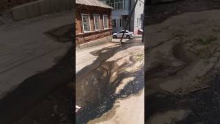 Видео Сливать дерьмо на улицы Ростова. от Дорогу молодым, Хлебная улица, Ростов-на-Дону, Россия