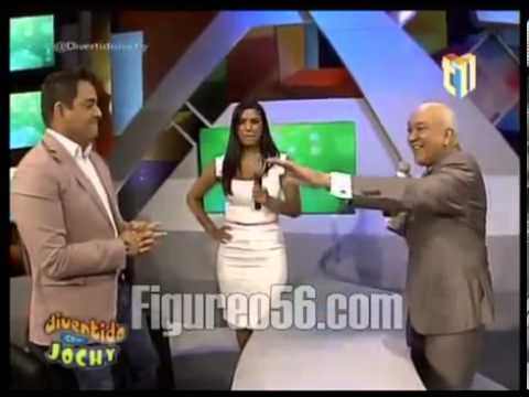 Daniel Sarcos y Lizbeth Santos se Besan en Divertido con Jochy