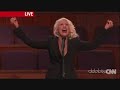 Christina Aguilera le llega el período Durante el funeral de ETTA JAMES