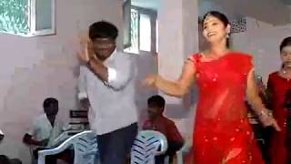 Andhra Y Red Saree Aunty Y Hot Dance