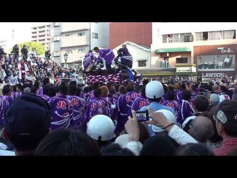 平成２２年 松山秋祭り 道後温泉駅前（神輿鉢合せ）３