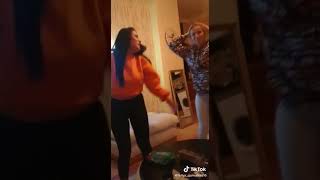 Periscope Çıtır Kızlar Twerk Show Yapıyor