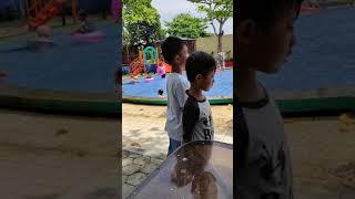 Kakak Berenang Dan Bertemu Teman Baru Di Taman Wisata Museum Kretek Kudus.