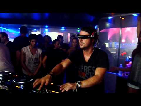 Axwell present Coldplay - Every Teardrop Is A Waterfall (SHM Remix) @ Queen Club 10/09/2011
