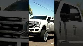We Lifted A F250 With A 6 Kit With Fox Coilover Reservoirs On A Set Of 26X14