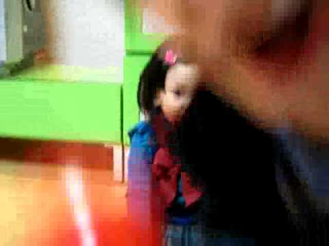 cute Korean kid sing (3 bears song) full house