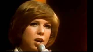 Watch Vicki Lawrence Night The Lights Went Out In Georgia video