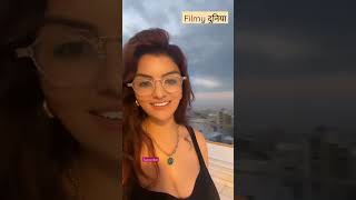 Anveshi Jain Hot Y Big Deep Cleavage Bra Strap Tease Bollywood Actress Bikini Yoga Aunty