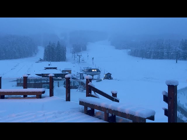 Watch Winter has arrived at Lake Louise! on YouTube.