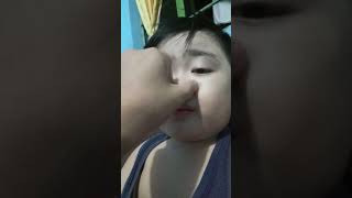 Ung anak mo na akala nya tlagang natatanggal ang ilong nia.hahaha😂😂😆