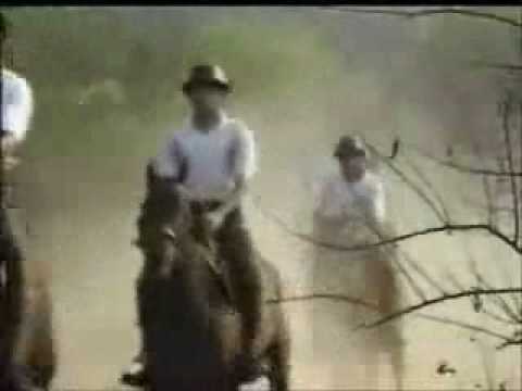 Kandho se milte Hain Kandhe - India Song