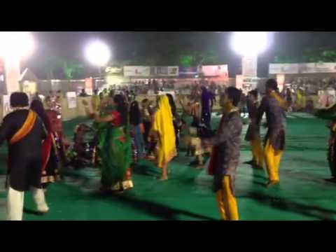 Badtamiz Dil (Remix) - Dance in Garba style- Destiny Group