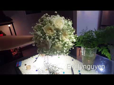 Hướng dẫn bó hoa cầm tay cô dâu từ hoa bi và hồng trắng cực sang 2018