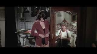Edwige Fenech Sexy Legs la poliziotta fa carriera Edwige Fenech Sexy Legs la poliziotta fa carriera