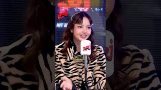 Lisa Parle Français Sur Nrj