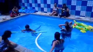 Vôlei Na Piscina