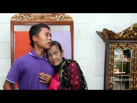Chàng trai 16 tuổi cưới cụ bà 71 tuổi kể về “Ngày đầu” khiến cho ai cũng giật mình | tin moi nguoi noi tieng Chàng trai 16 tuổi cưới cụ bà 71 tuổi kể về “Ngày đầu” khiến cho ai cũng giật mình | tin moi nguoi noi tieng