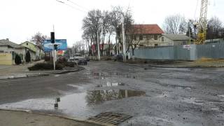 Видео Бендеры наши ямы лужи перекрёсток улицы Котовского и Лазо от Вася Вино, улица Котовского, Бендеры, Молдавия