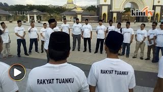 Aksi Baju Putih Rakyat Tuanku Berhimpun Aman Di Istana Negara