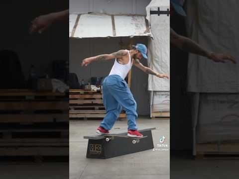 Pro skaters at the warehouse‼️ #skateclipsdaily #skateboarding #miniramp #skatetricks #skateramp