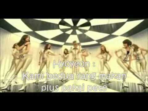 SNSD (Dangdut Version) - HOOT Indonesian Parody (English Sub...